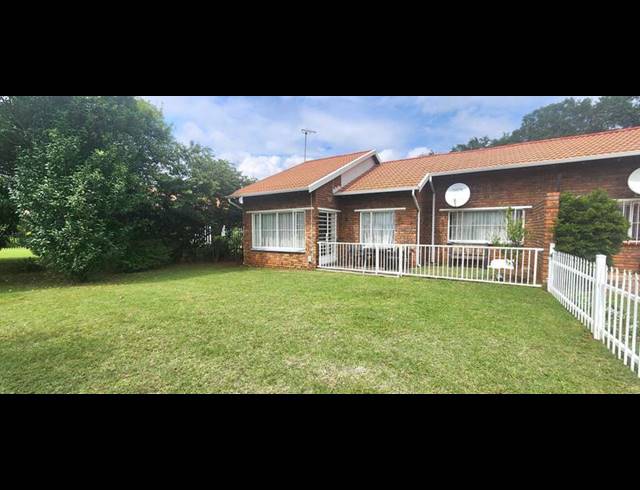 3 BEDROOM TOWNHOUSE FOR SALE IN BOKSBURG SOUTH